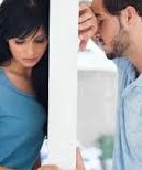 رابطه ی احساسی ناسالم و مخرب با یک مرد  آسیب روحی سنگینی برزن وارد می کند .